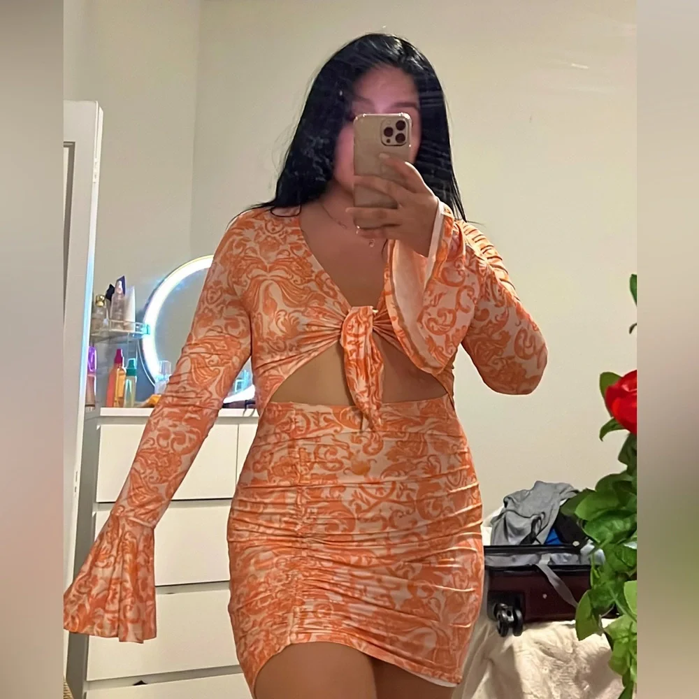 Dress - Picture 3 of 3